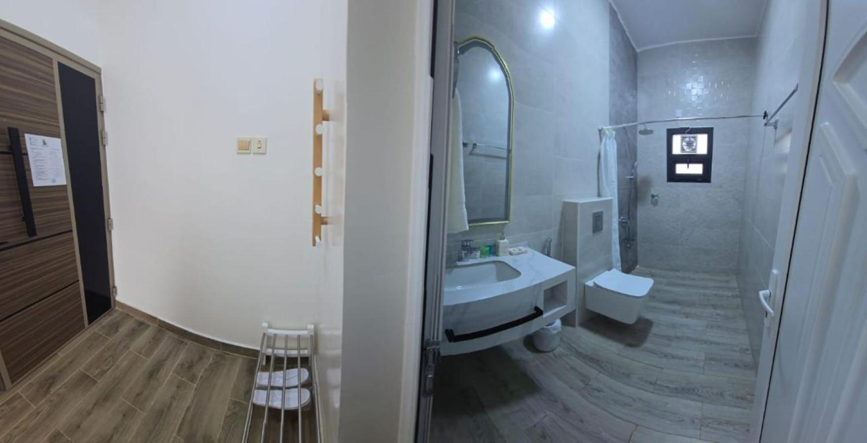 Roghan Hospitality Maison d'hôtes Al Ḩamrāʼ